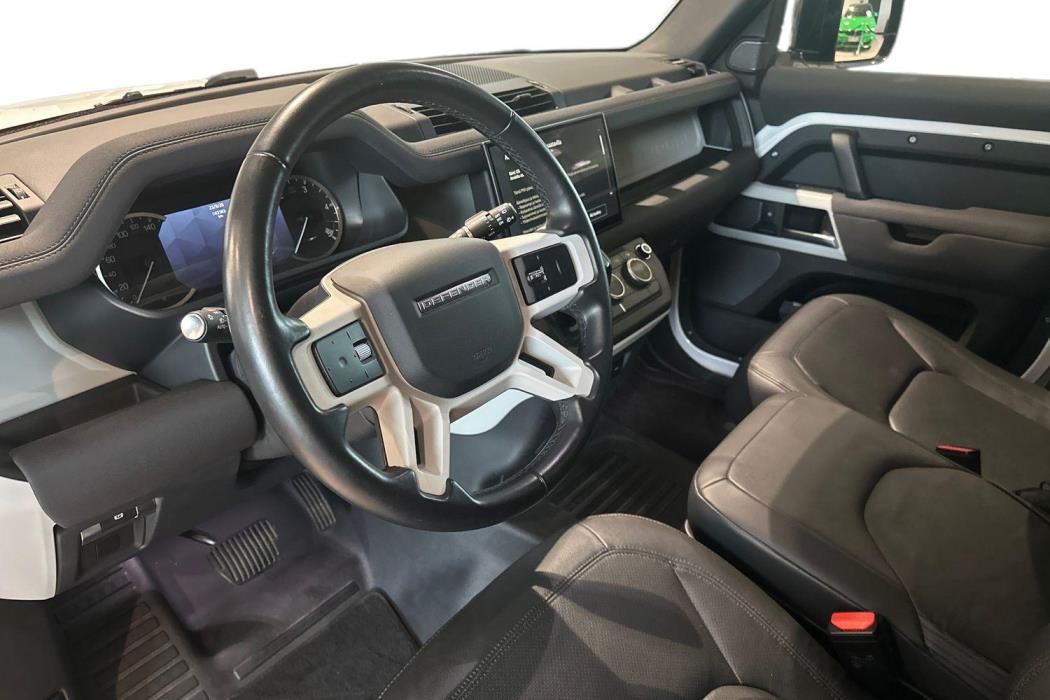 Land Rover Defender 2022