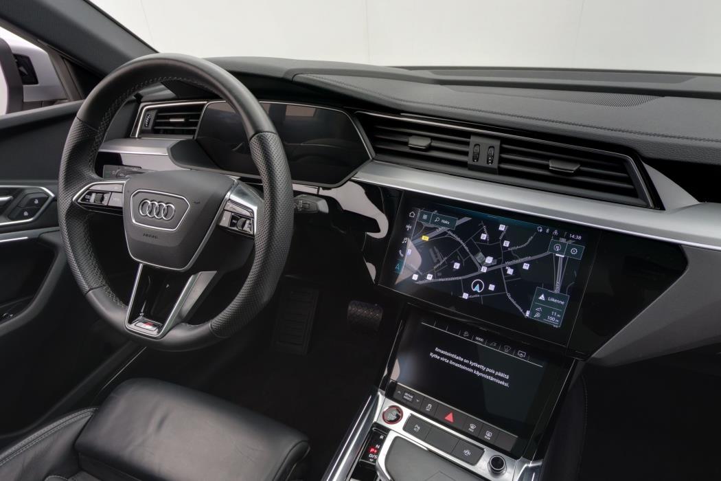 Audi e-tron 2023