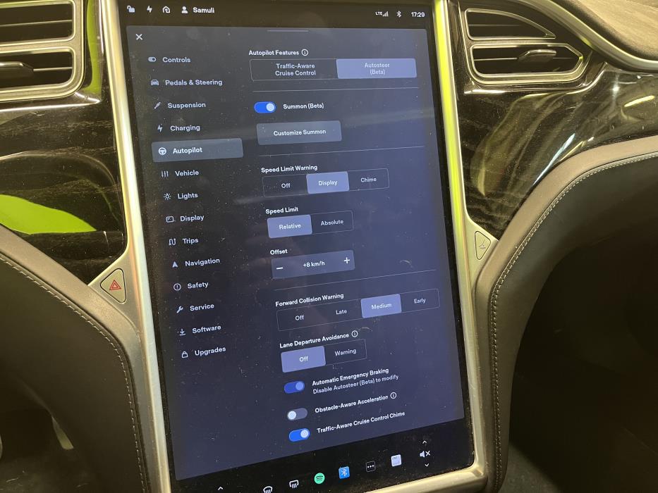Tesla Model S 2016
