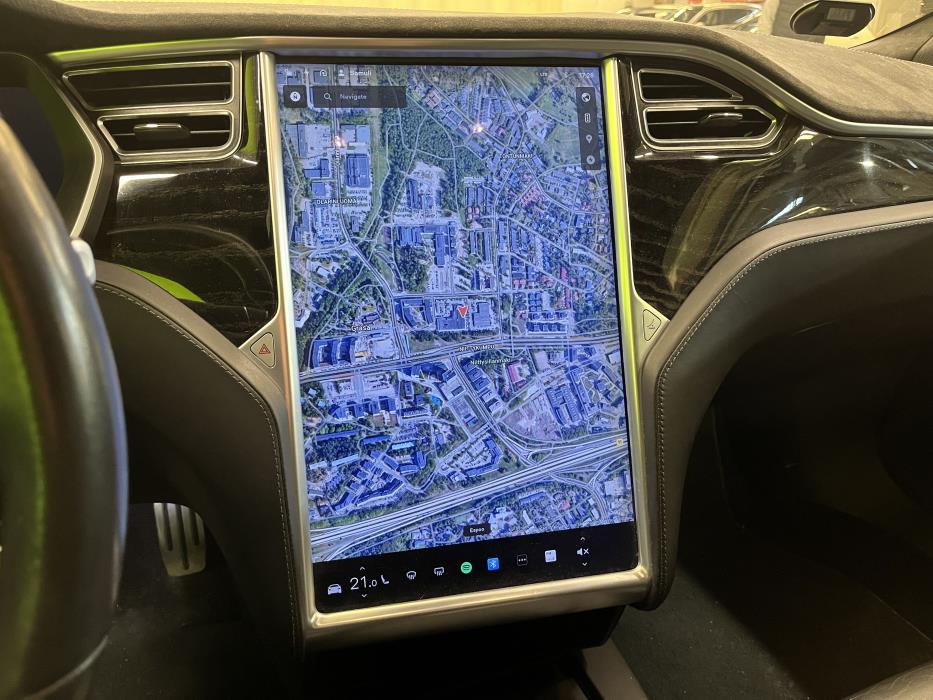 Tesla Model S 2016