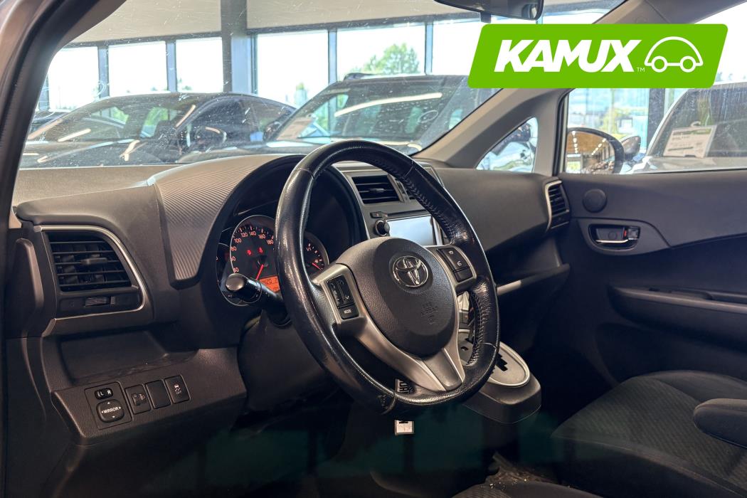 Toyota Verso-S 2011