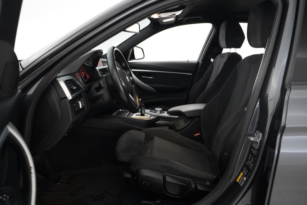 BMW 330 2017