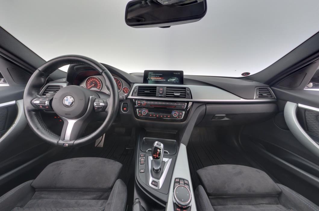 BMW 330 2017
