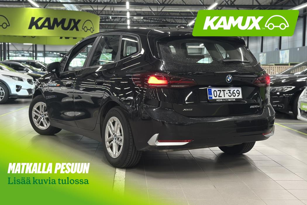 BMW 225 2023