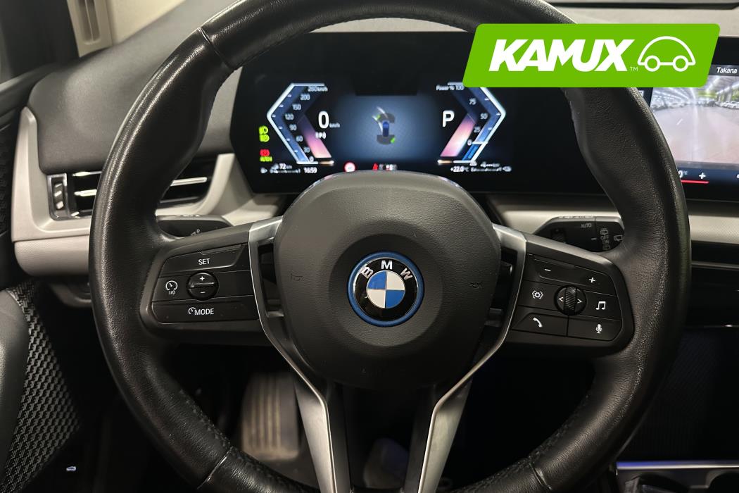 BMW 225 2023