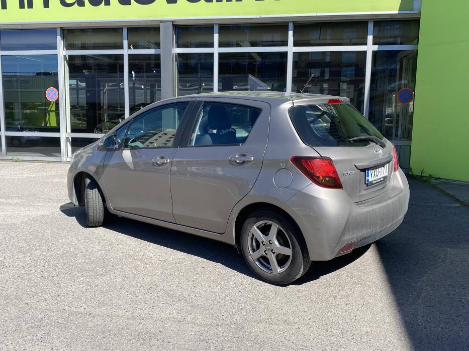 Toyota Yaris 2015