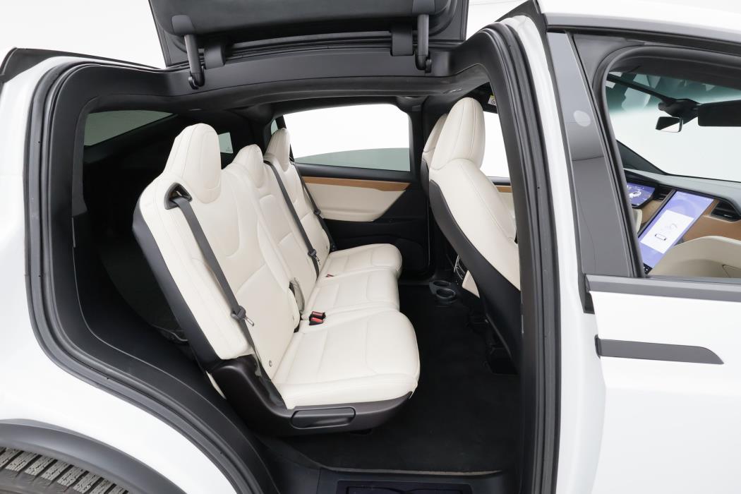 Tesla Model X 2020
