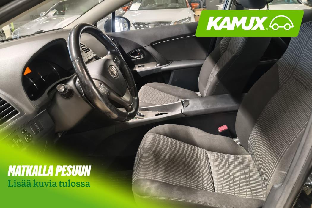 Toyota Avensis 2011