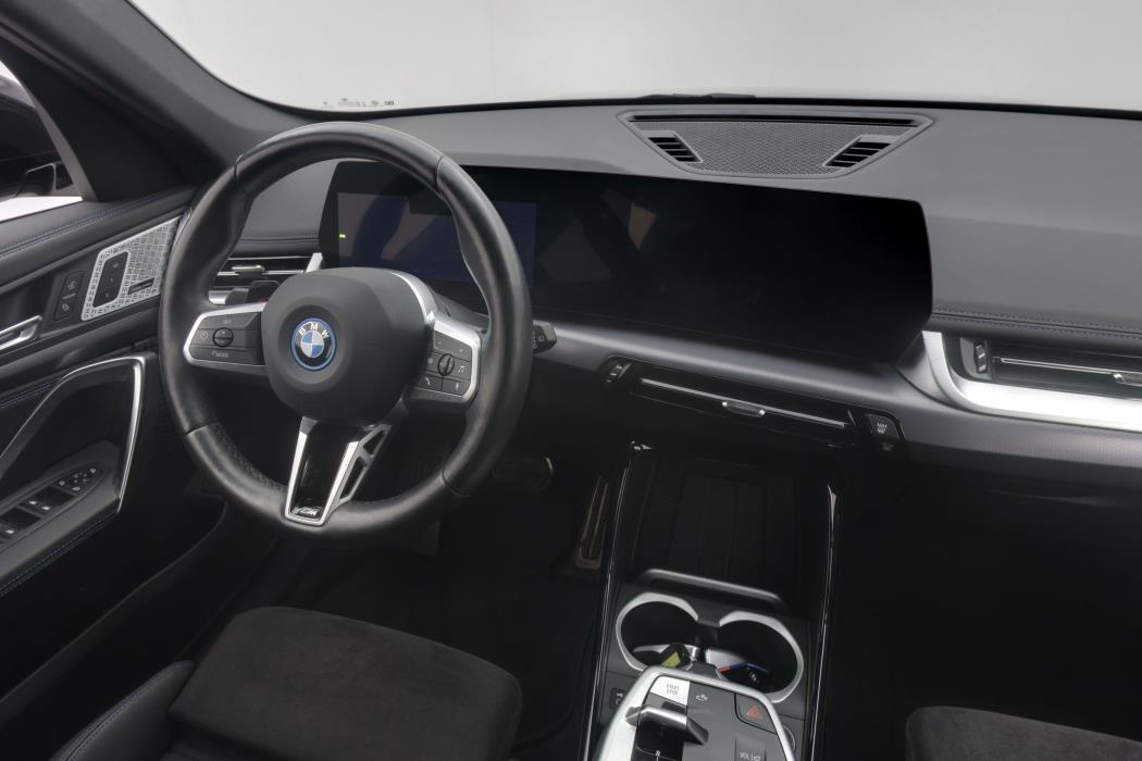 BMW iX1 2023