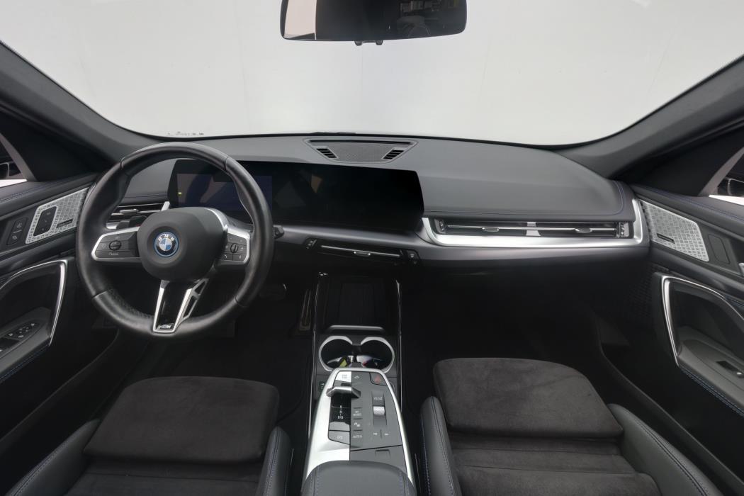 BMW iX1 2023