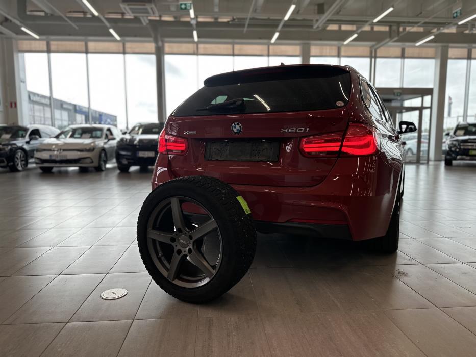 BMW 320 2019