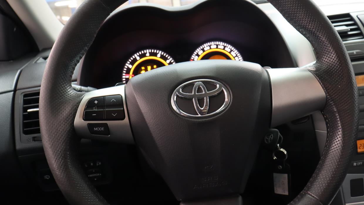 TOYOTA Corolla 2010