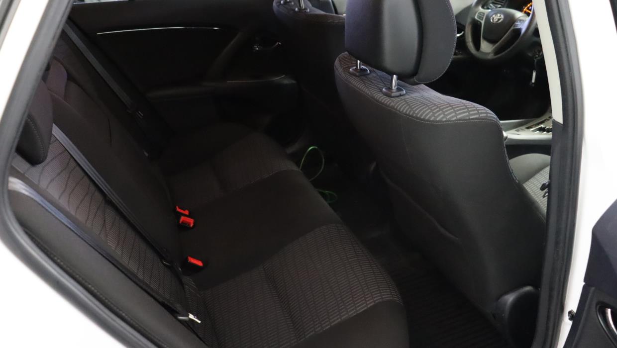 TOYOTA Avensis 2011