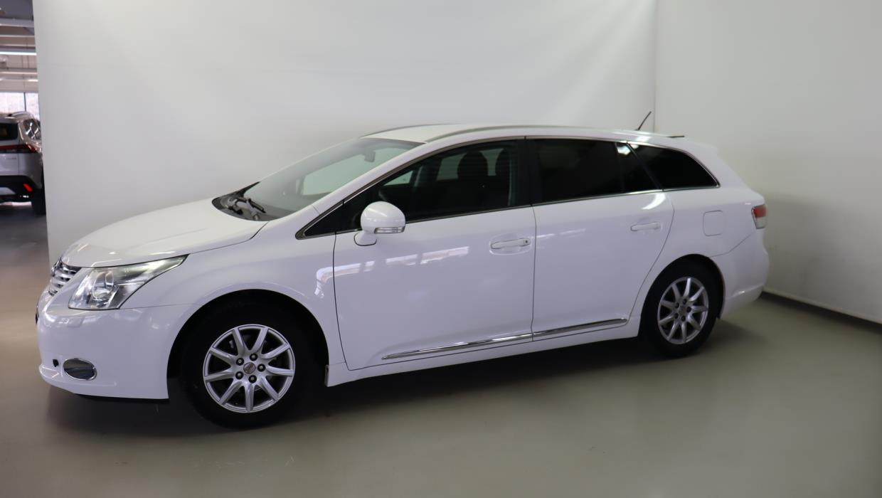 TOYOTA Avensis 2011