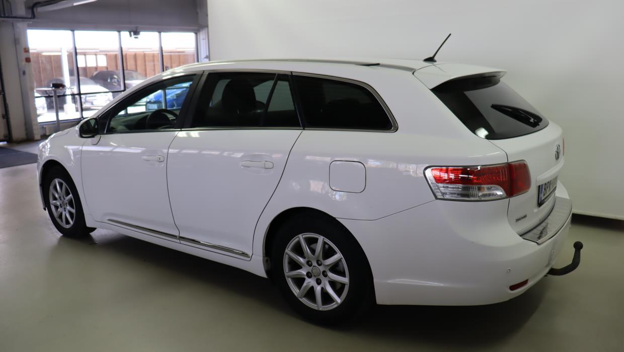 TOYOTA Avensis 2011