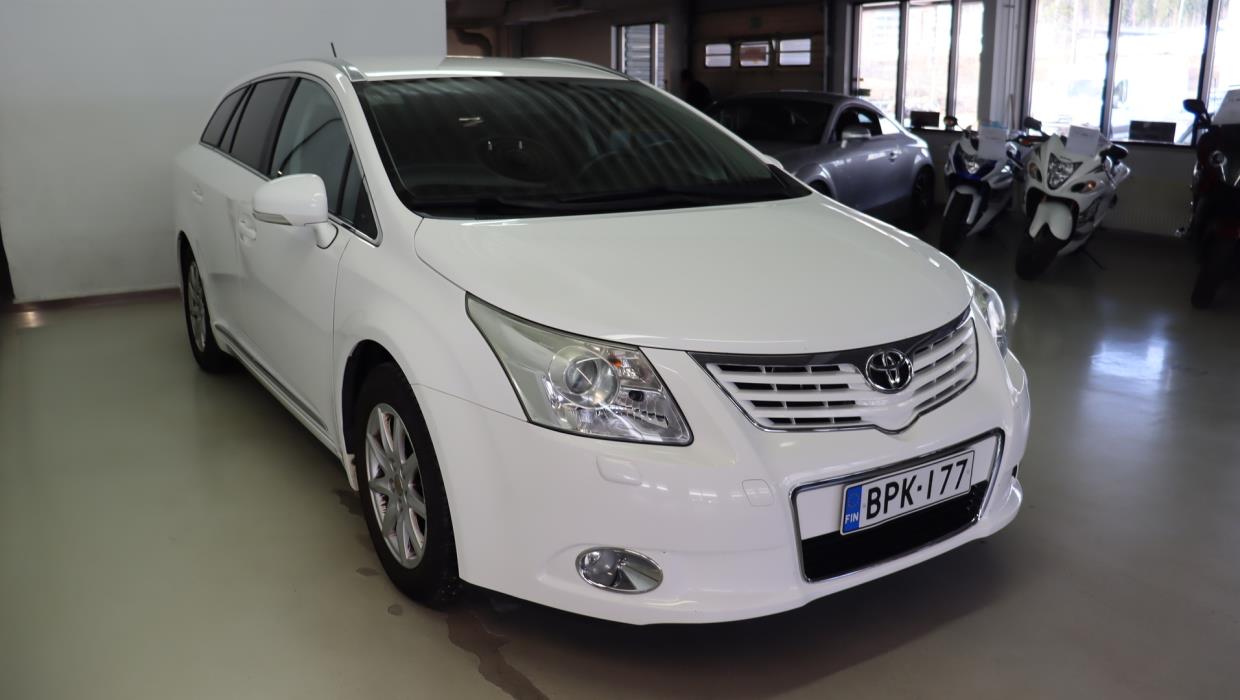 TOYOTA Avensis 2011