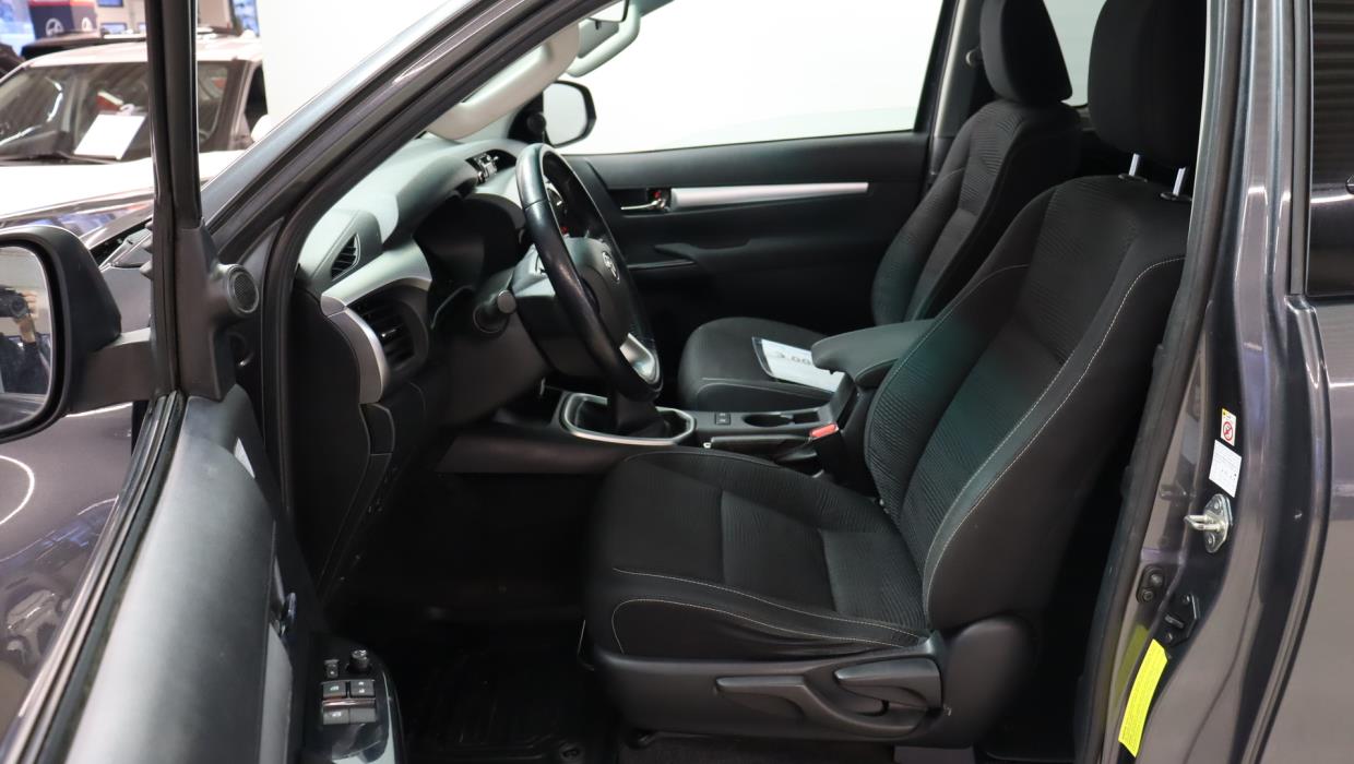 TOYOTA Hilux 2018