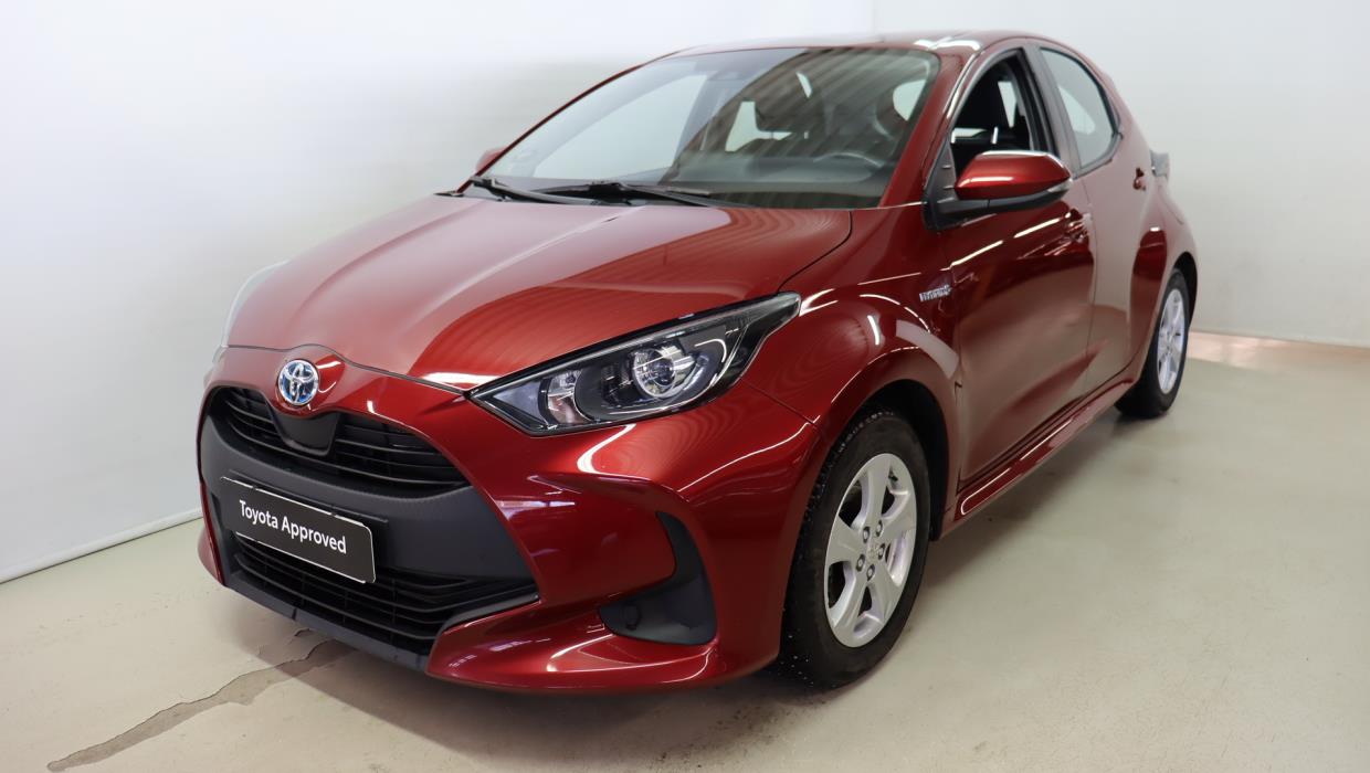 TOYOTA Yaris 2021