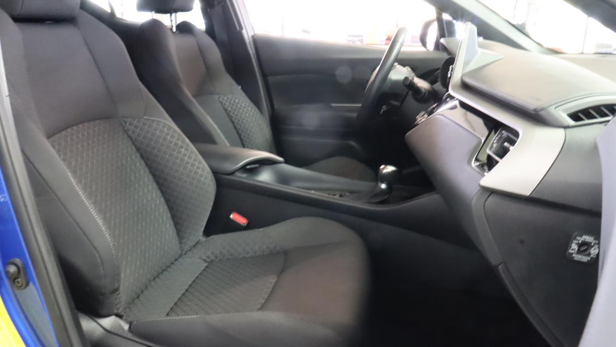 TOYOTA C-HR 2021