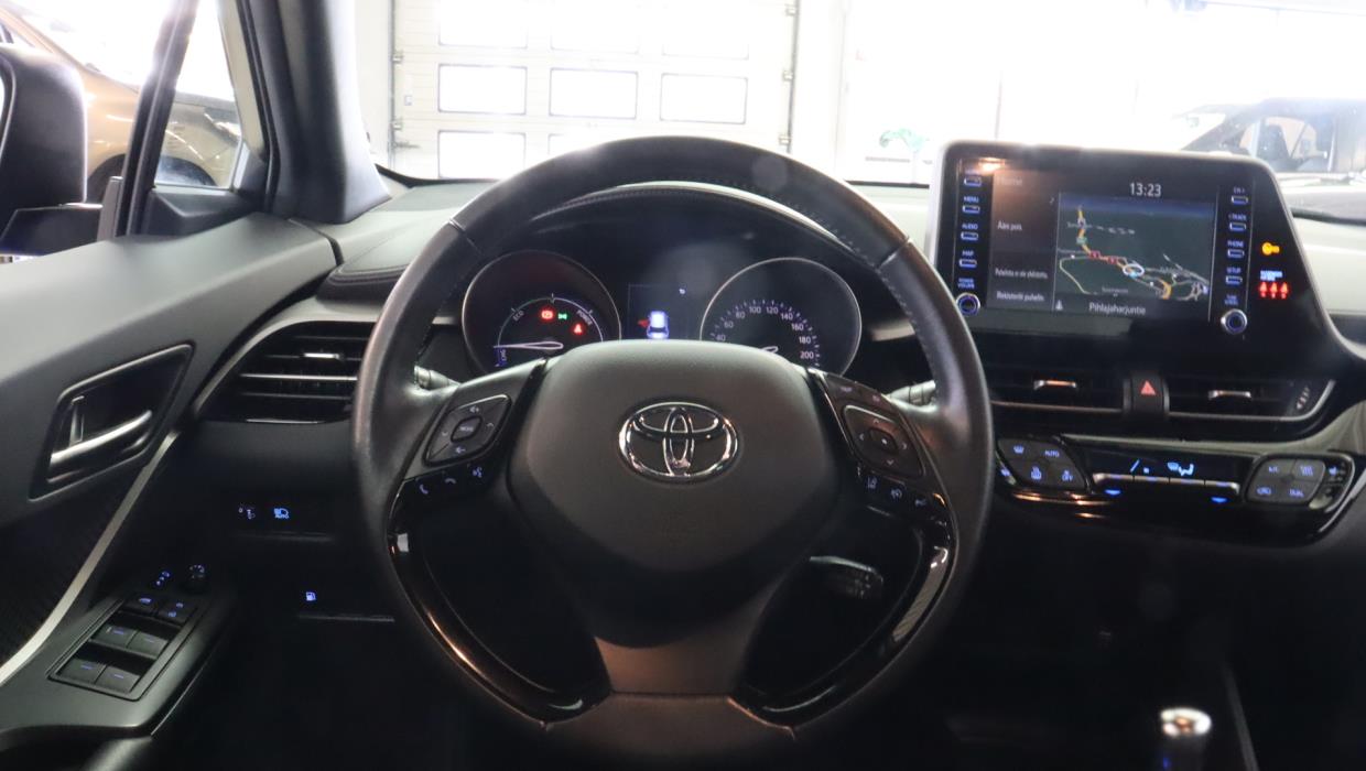 TOYOTA C-HR 2021