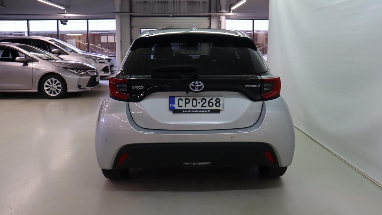 TOYOTA Yaris 2021