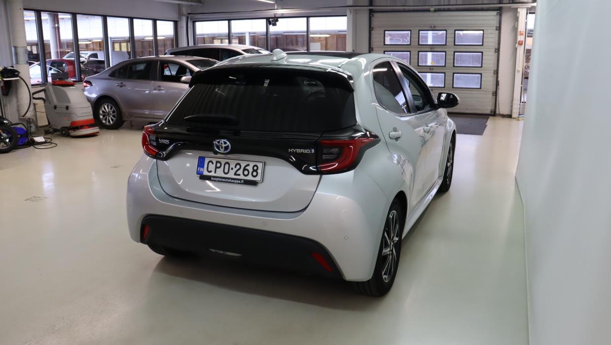 TOYOTA Yaris 2021