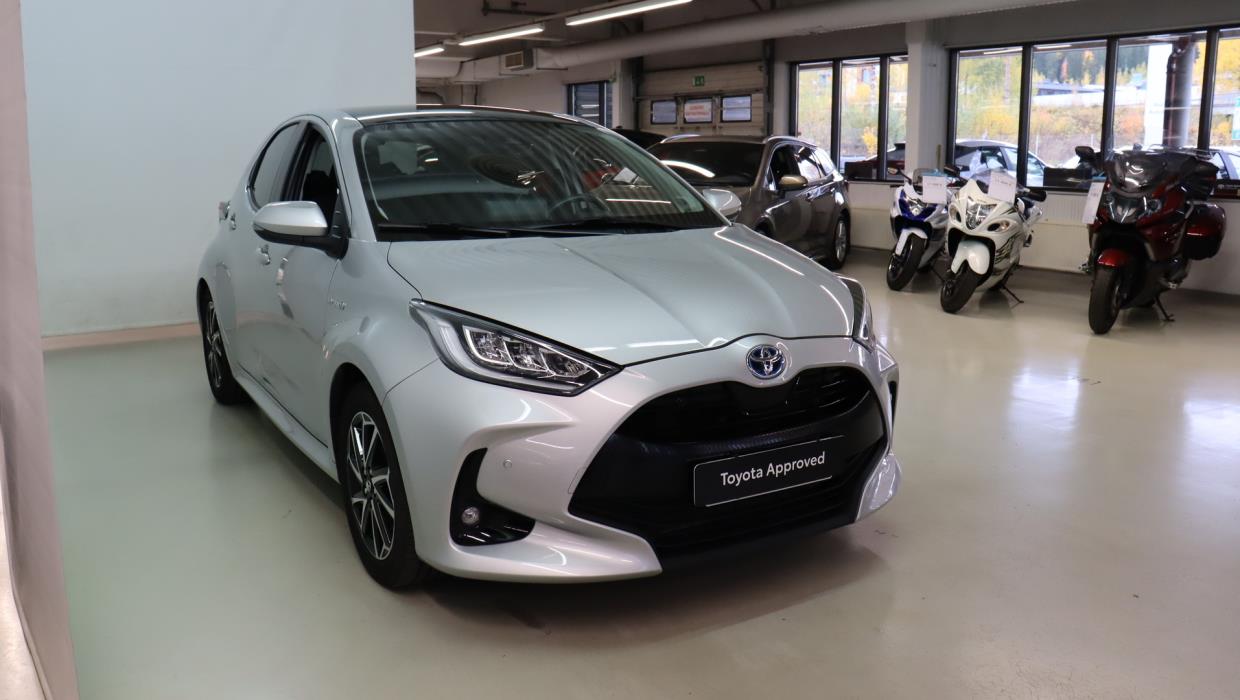 TOYOTA Yaris 2021