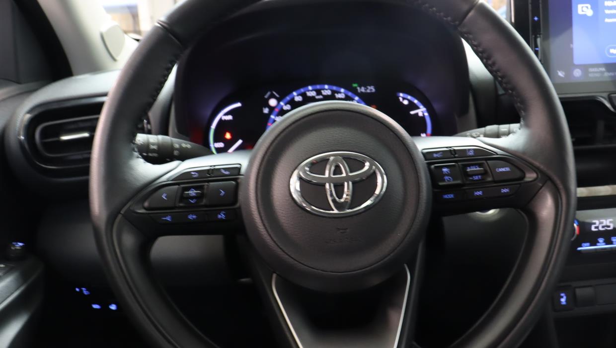 TOYOTA Yaris Cross 2024