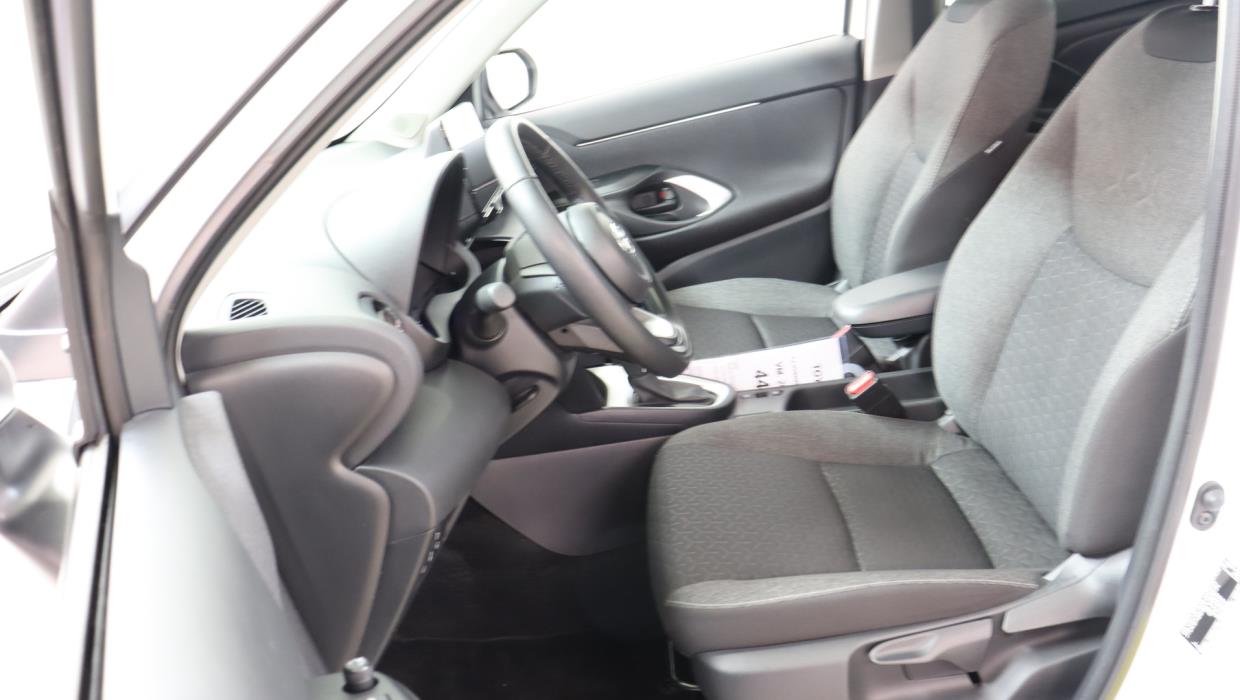 TOYOTA Yaris Cross 2024