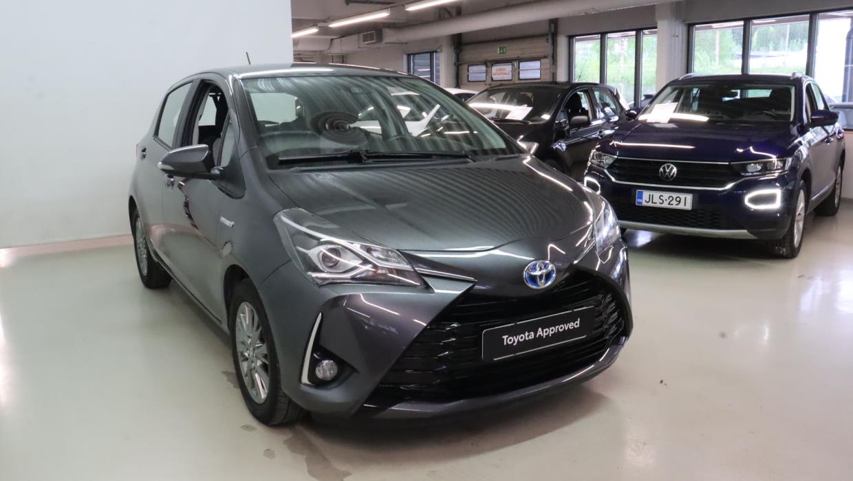 TOYOTA Yaris 2017