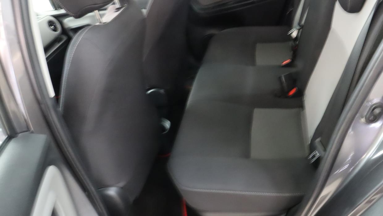 TOYOTA Yaris 2017