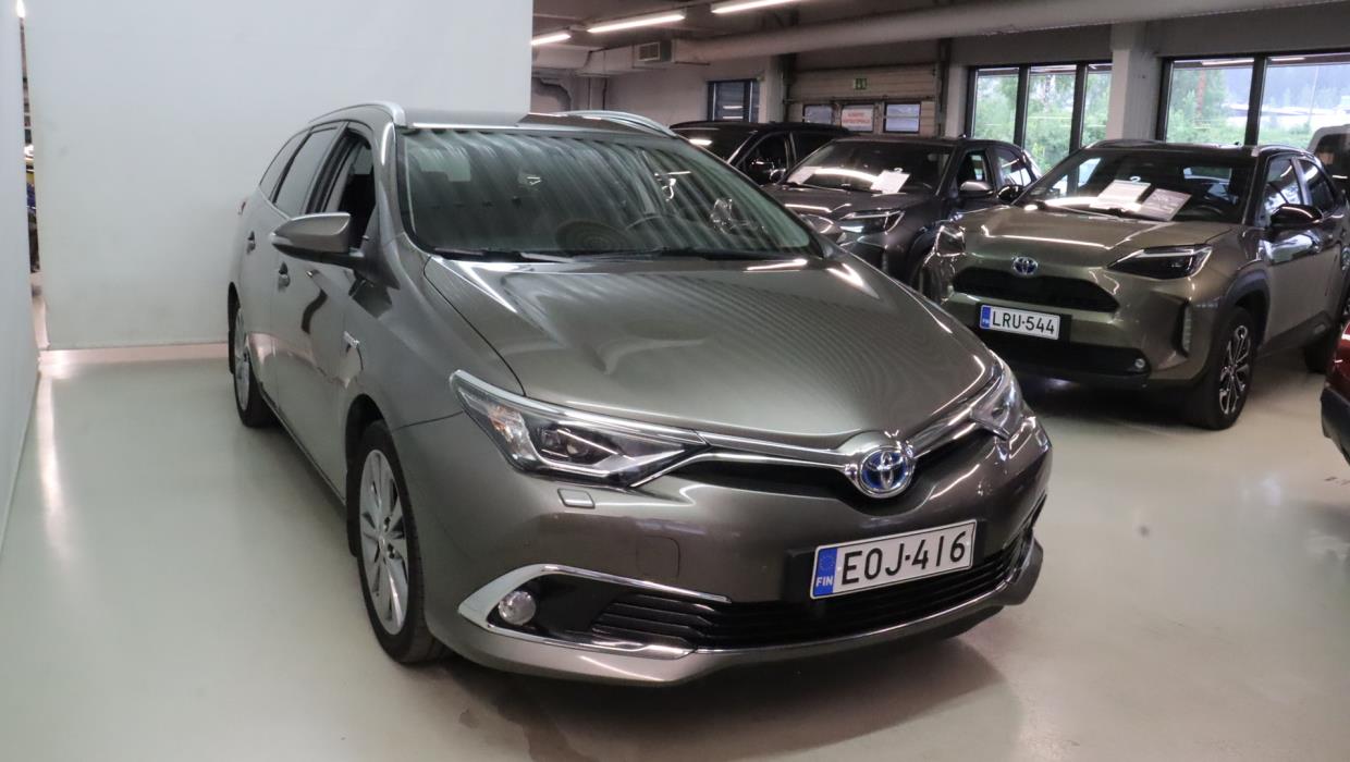 TOYOTA Auris 2016