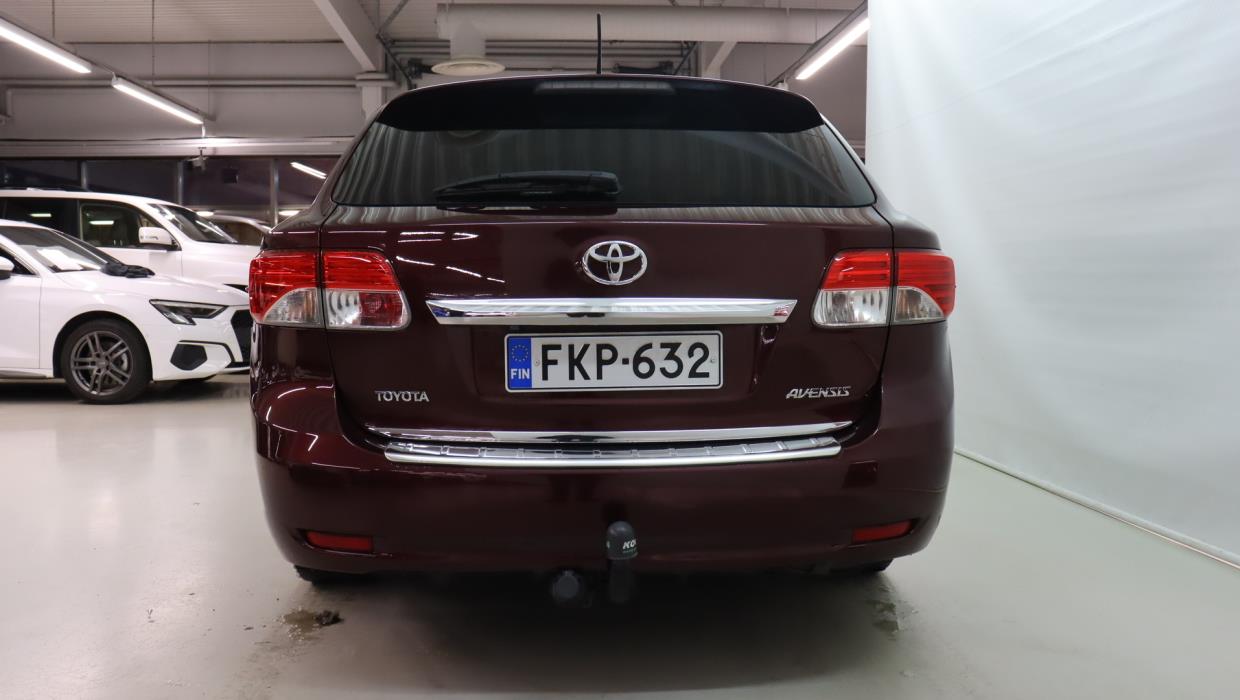 TOYOTA Avensis 2012
