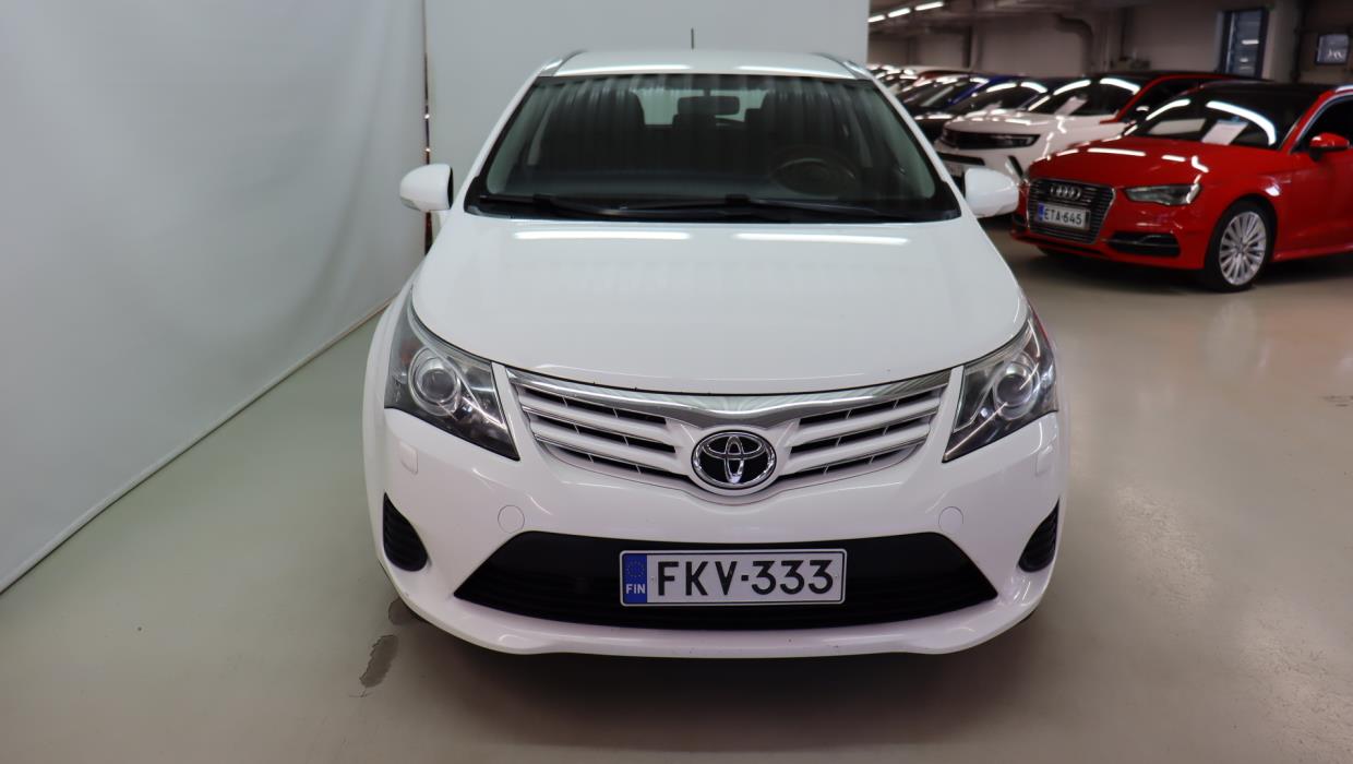 TOYOTA Avensis 2012