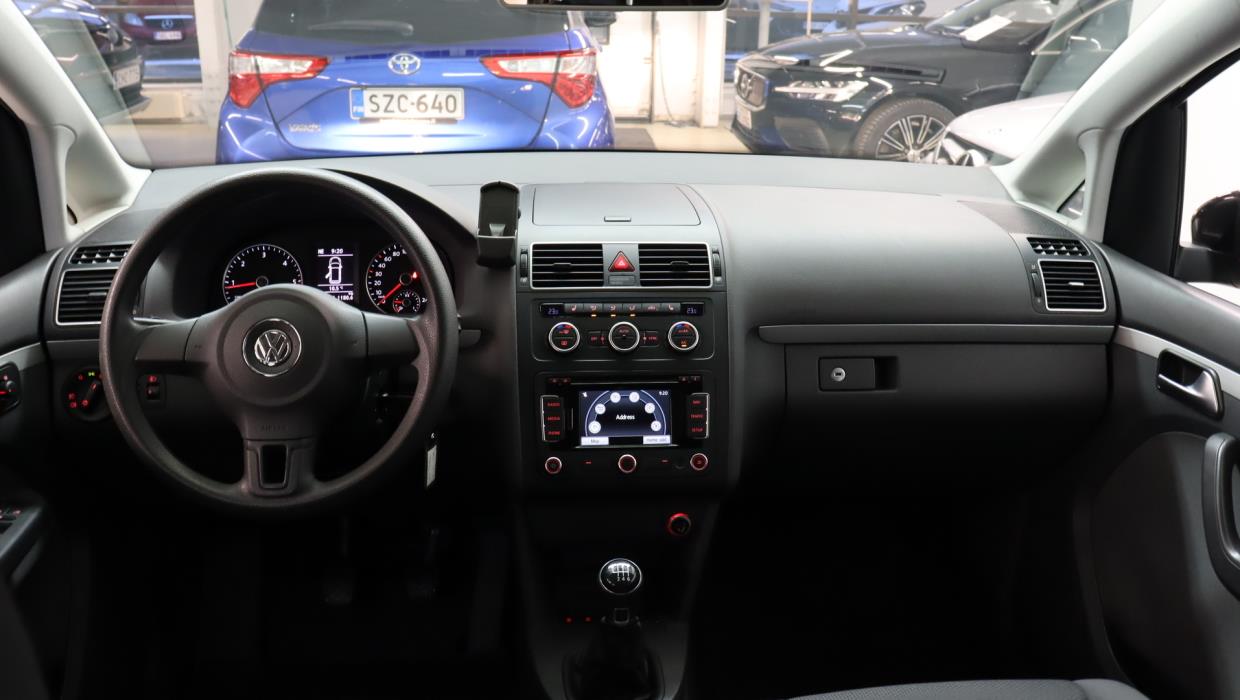 VOLKSWAGEN Touran 2014