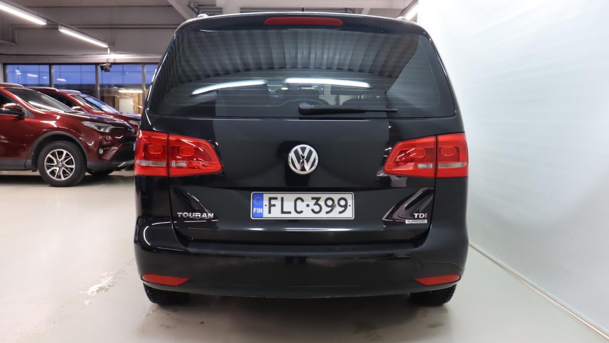 VOLKSWAGEN Touran 2014