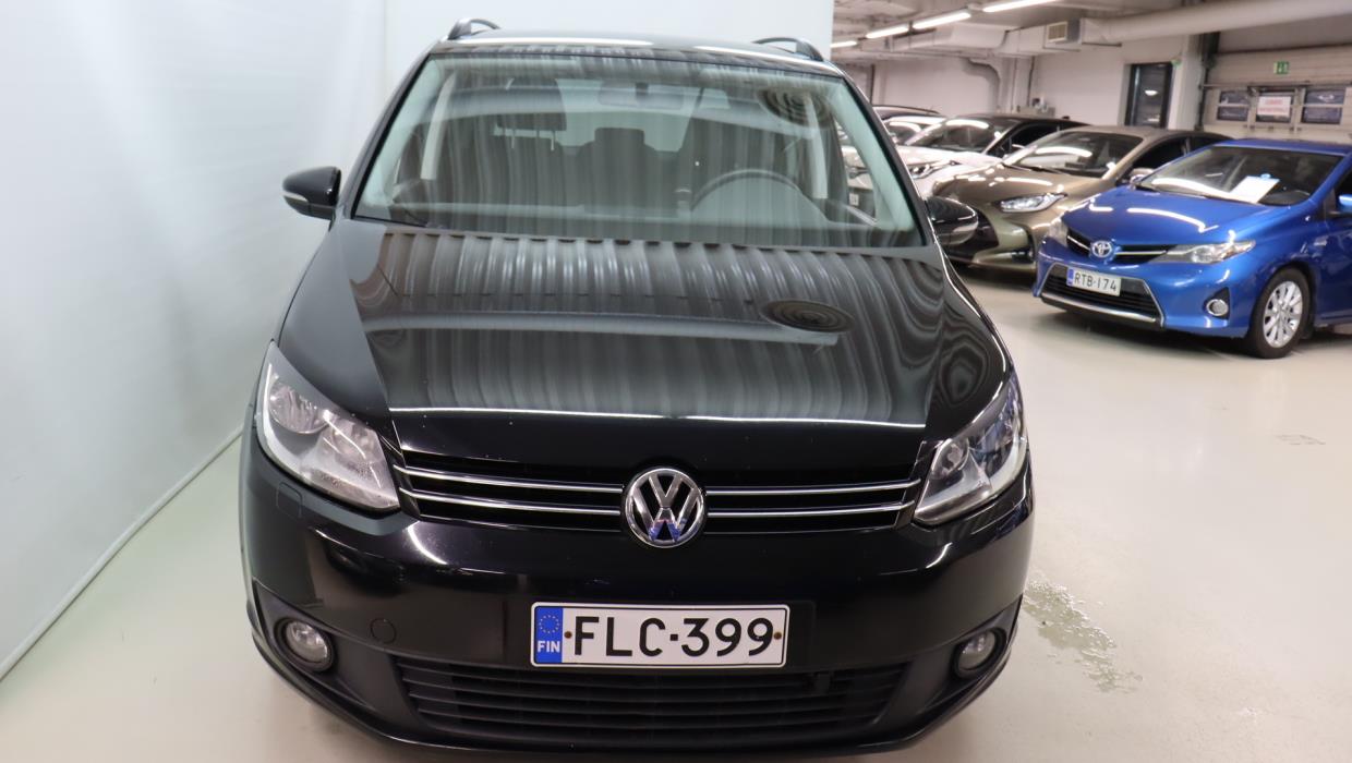 VOLKSWAGEN Touran 2014