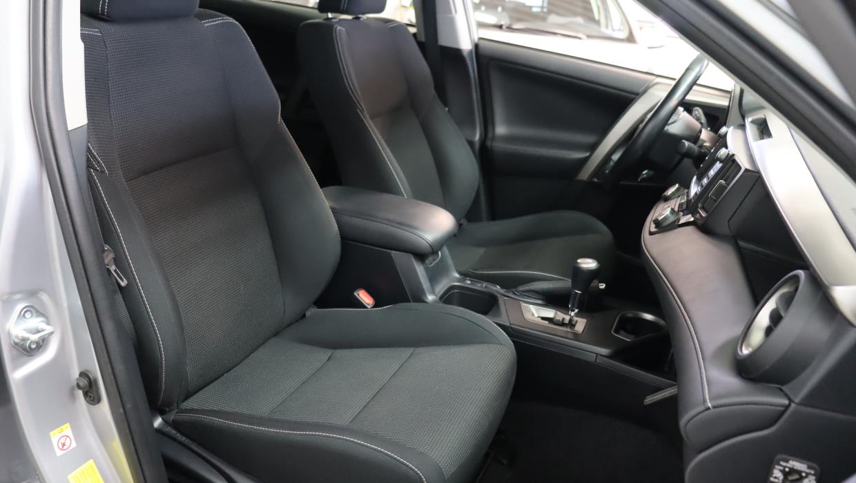 TOYOTA RAV4 2018