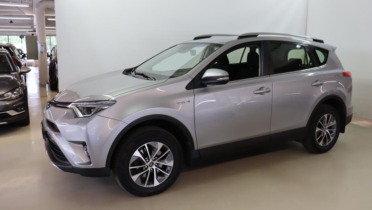 TOYOTA RAV4 2018
