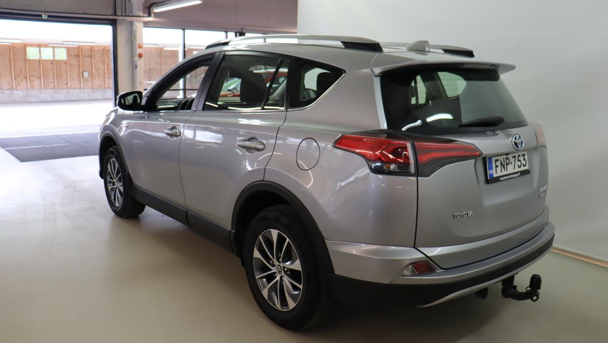 TOYOTA RAV4 2018