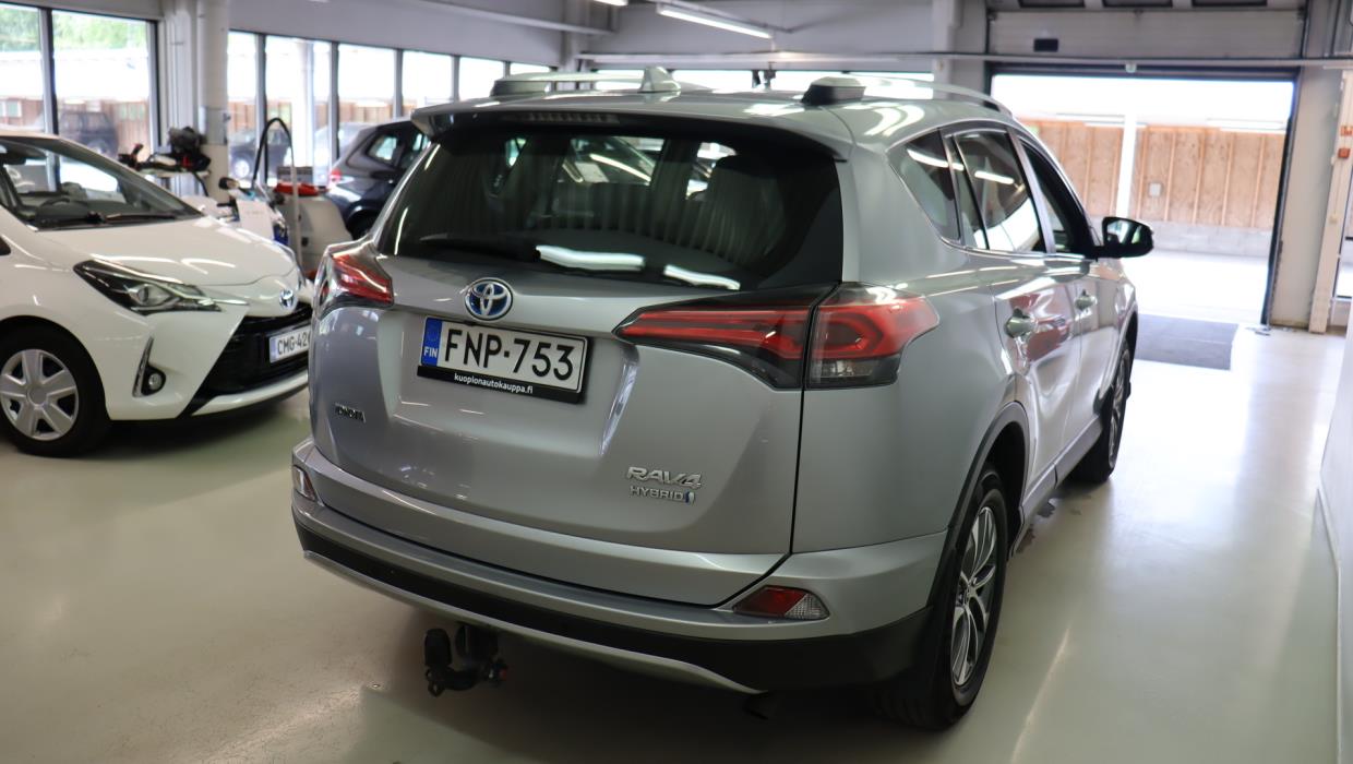 TOYOTA RAV4 2018