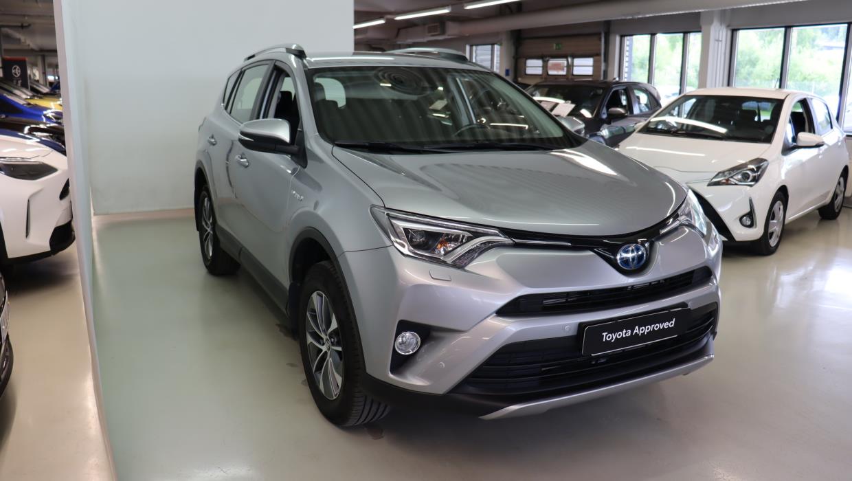 TOYOTA RAV4 2018