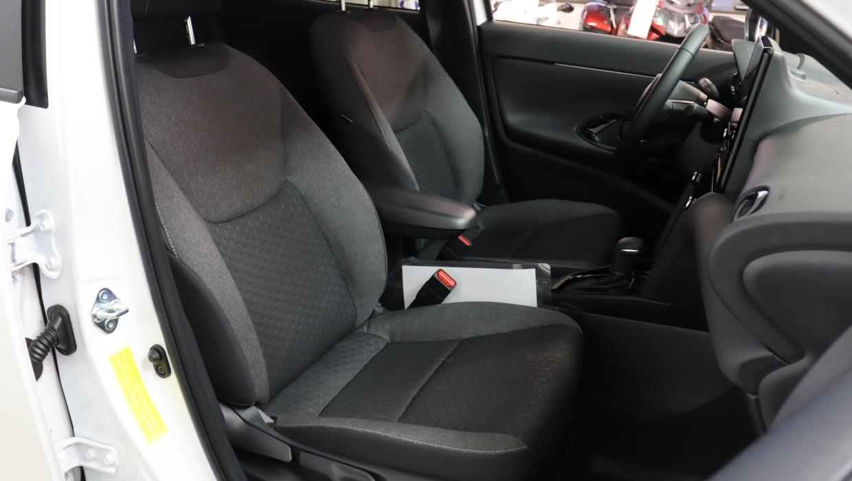 TOYOTA Yaris Cross 2025