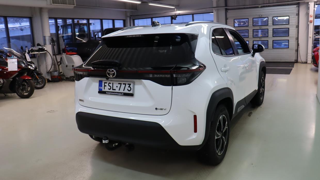 TOYOTA Yaris Cross 2025