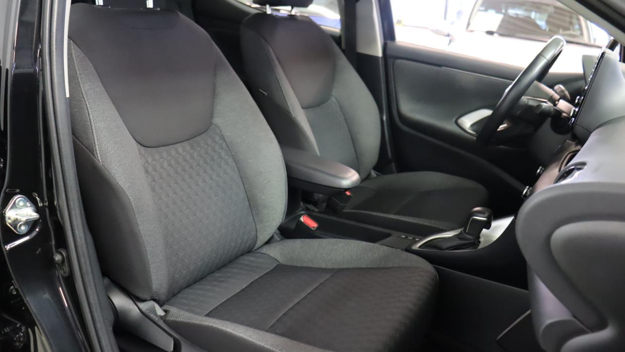 TOYOTA Yaris 2021