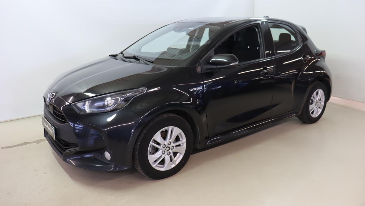 TOYOTA Yaris 2021