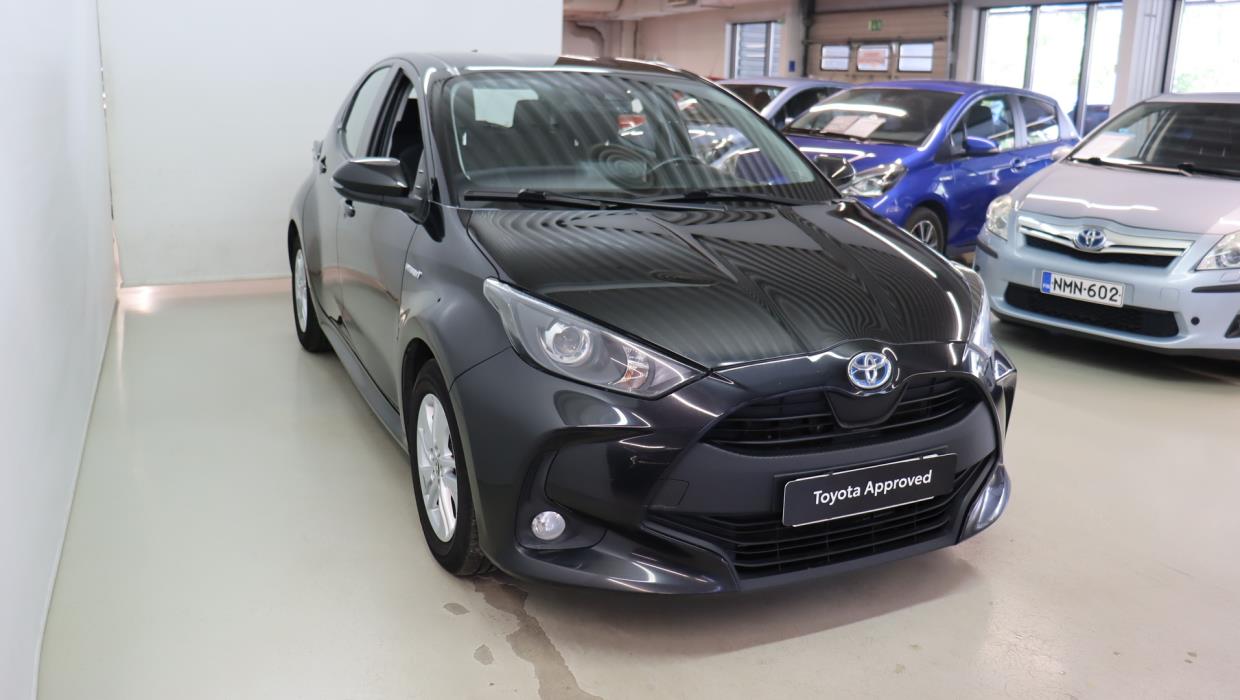 TOYOTA Yaris 2021