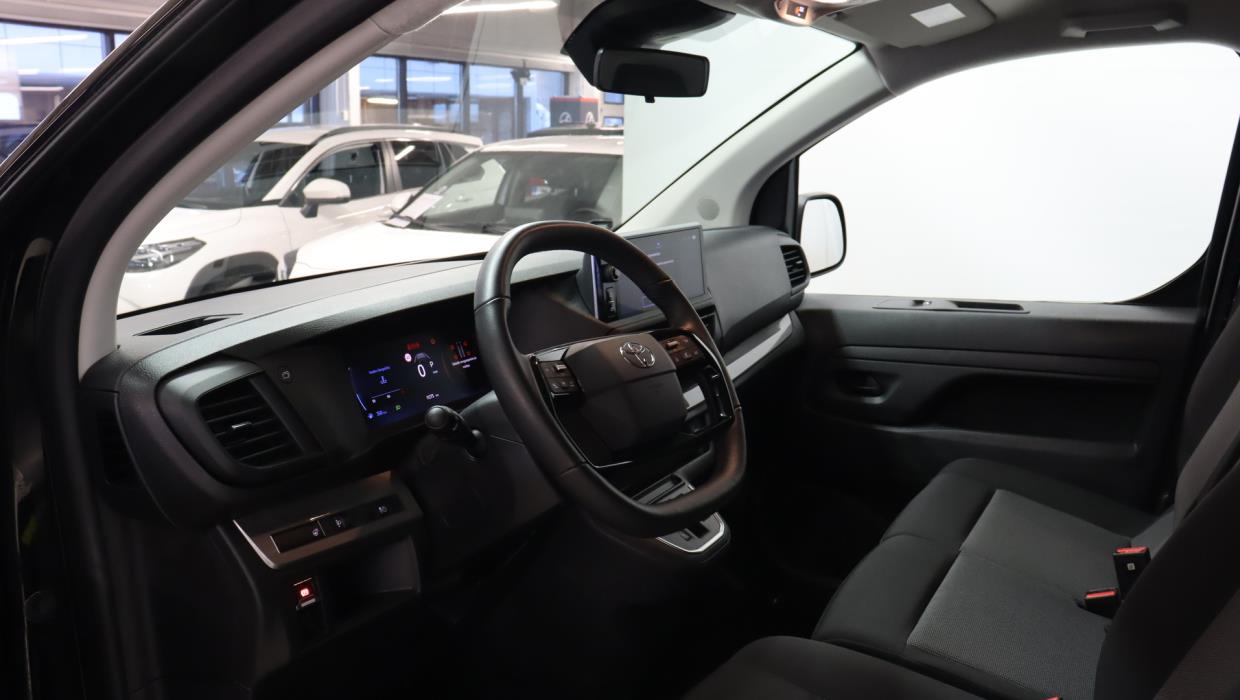TOYOTA Proace 2025