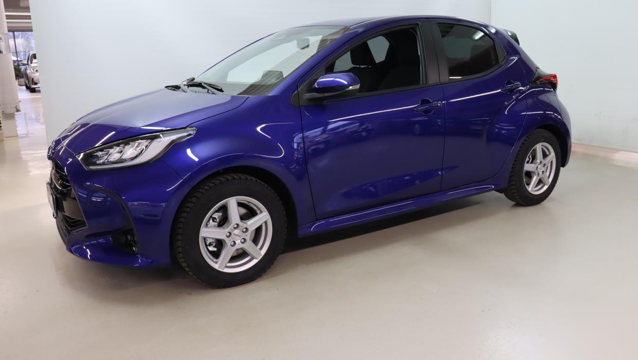 TOYOTA Yaris 2025