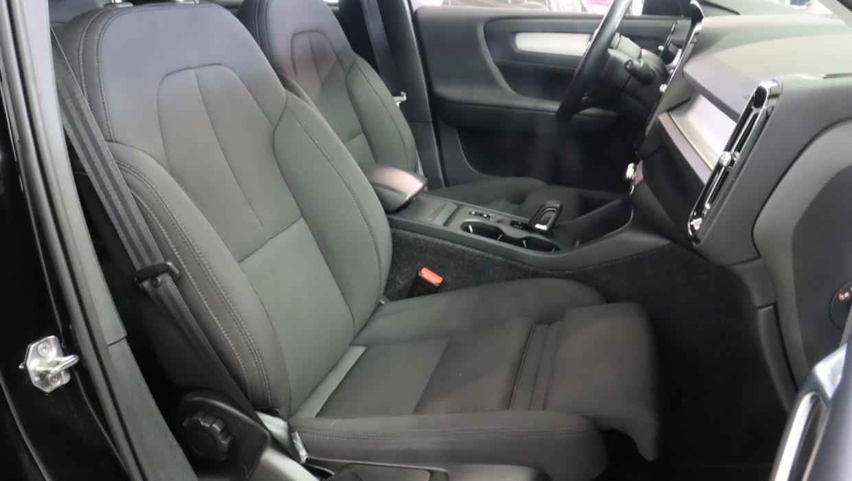 VOLVO XC40 2021